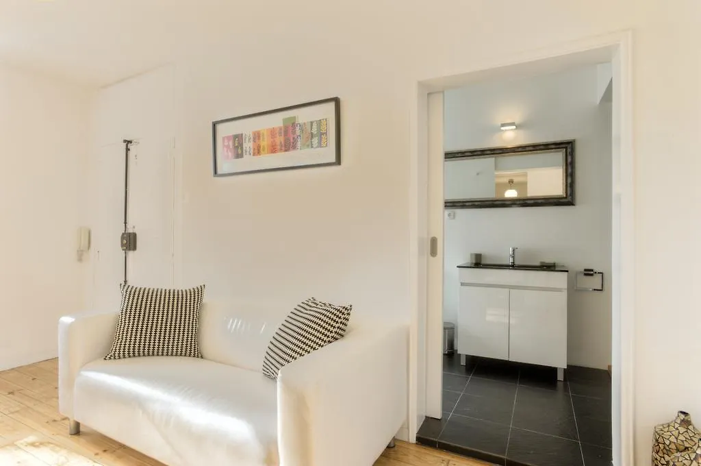 Bmyguest - Castelo Stylish Flat-1