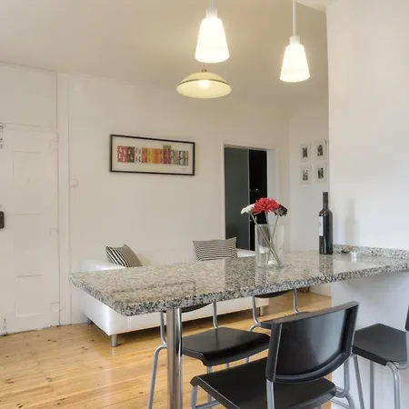 Bmyguest - Castelo Stylish Flat-3